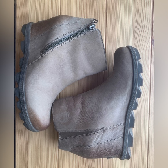 Sorel Women's Joan Of Arctic Sorel Zip Chelsea Wedge - Picture 3 of 10